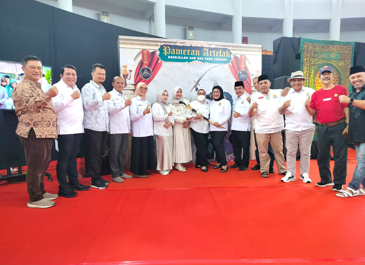 Mengunjungi Pameran Artefak dengan KADIN Kabupaten Bogor